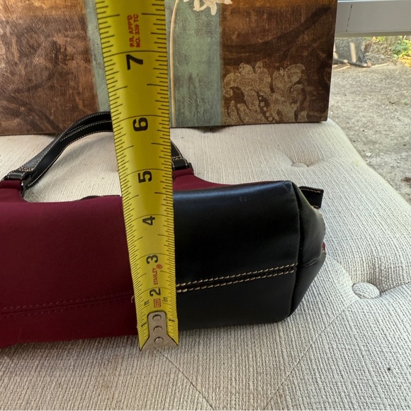 MAXX NEW YORK BLACK LEATHER TRIM BURGUNDY TOTE DOUBLE SHOULDER BAG - Picture 5 of 8